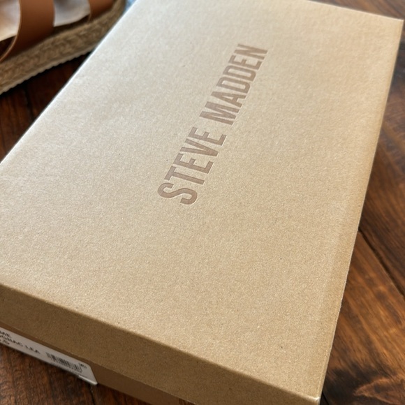 STEVE MADDEN Jamie sandal side 8.5. EUC - Picture 6 of 6